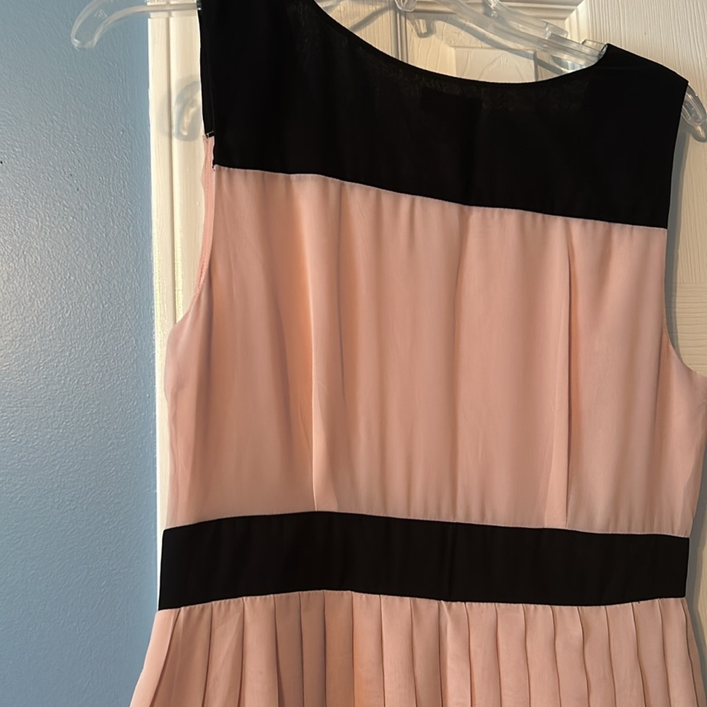 Elle Spring Dress - Picture 8 of 9